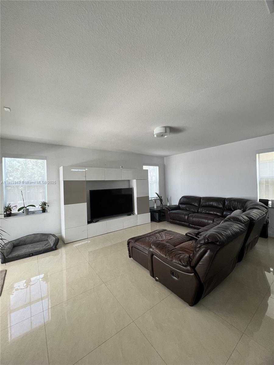 Small Image of 11161 NORTH WEST 77TH TER, Doral Number 11