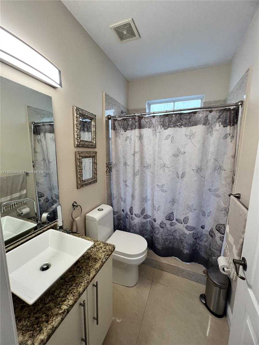 Small Image of 11161 NORTH WEST 77TH TER, Doral Number 13