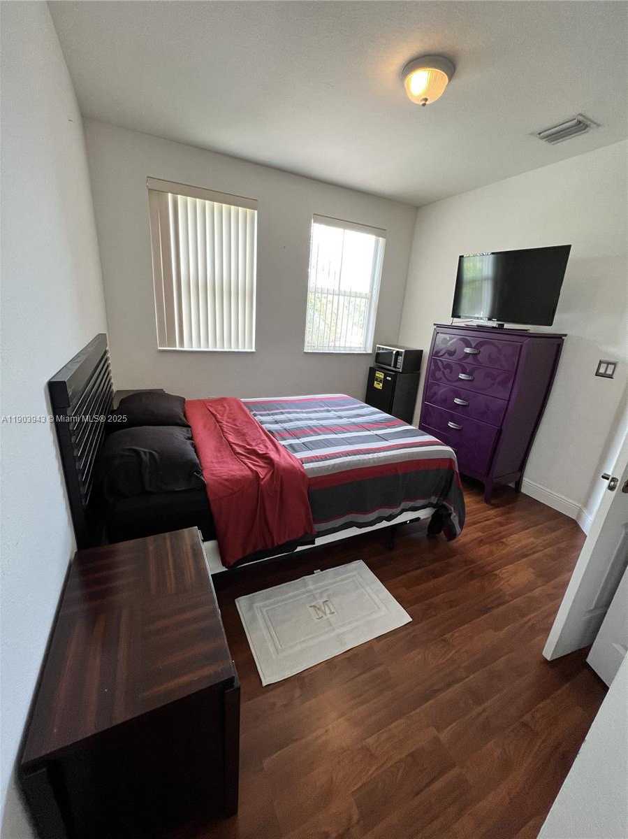 Small Image of 11161 NORTH WEST 77TH TER, Doral Number 15