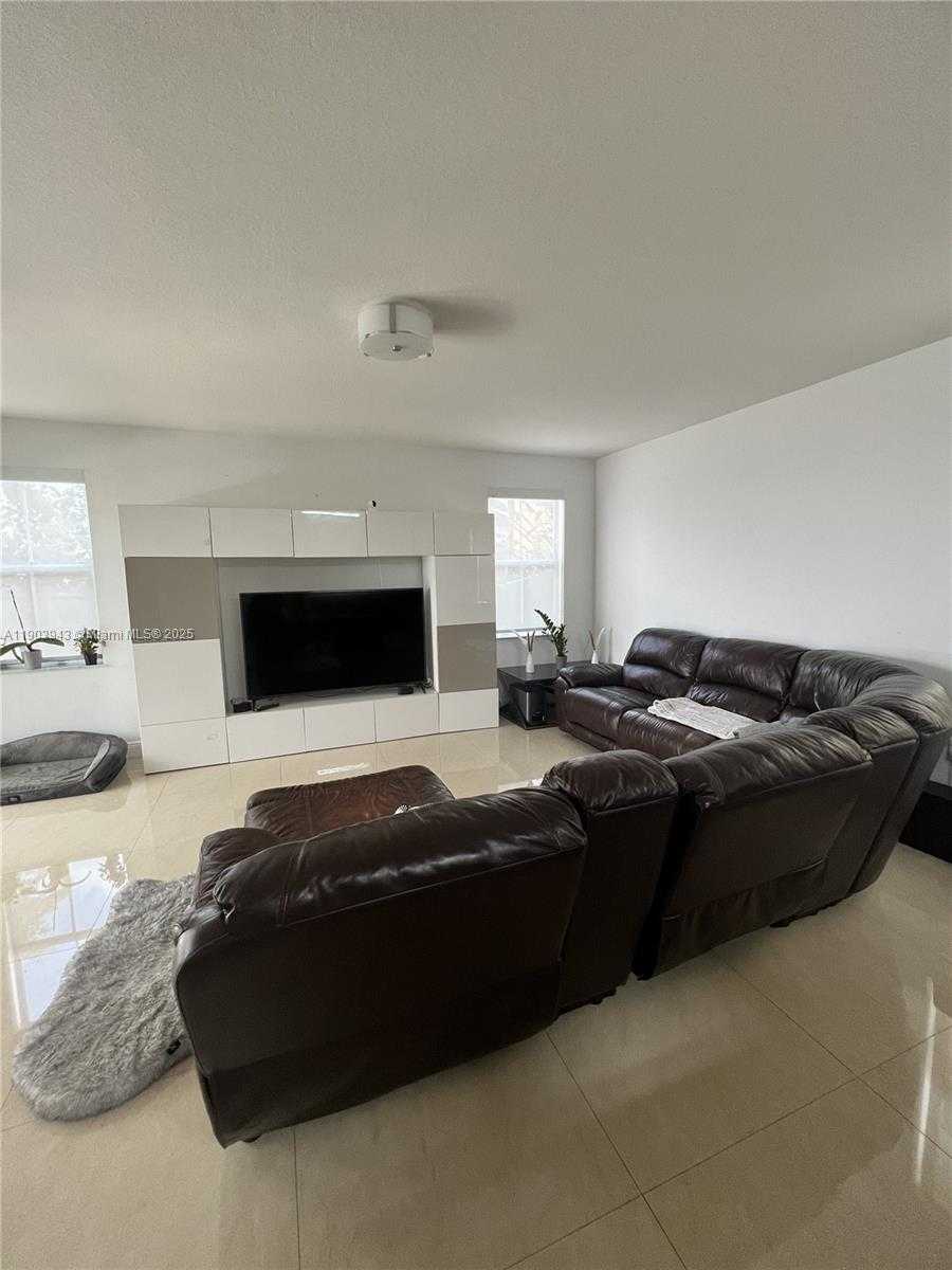 Small Image of 11161 NORTH WEST 77TH TER, Doral Number 6