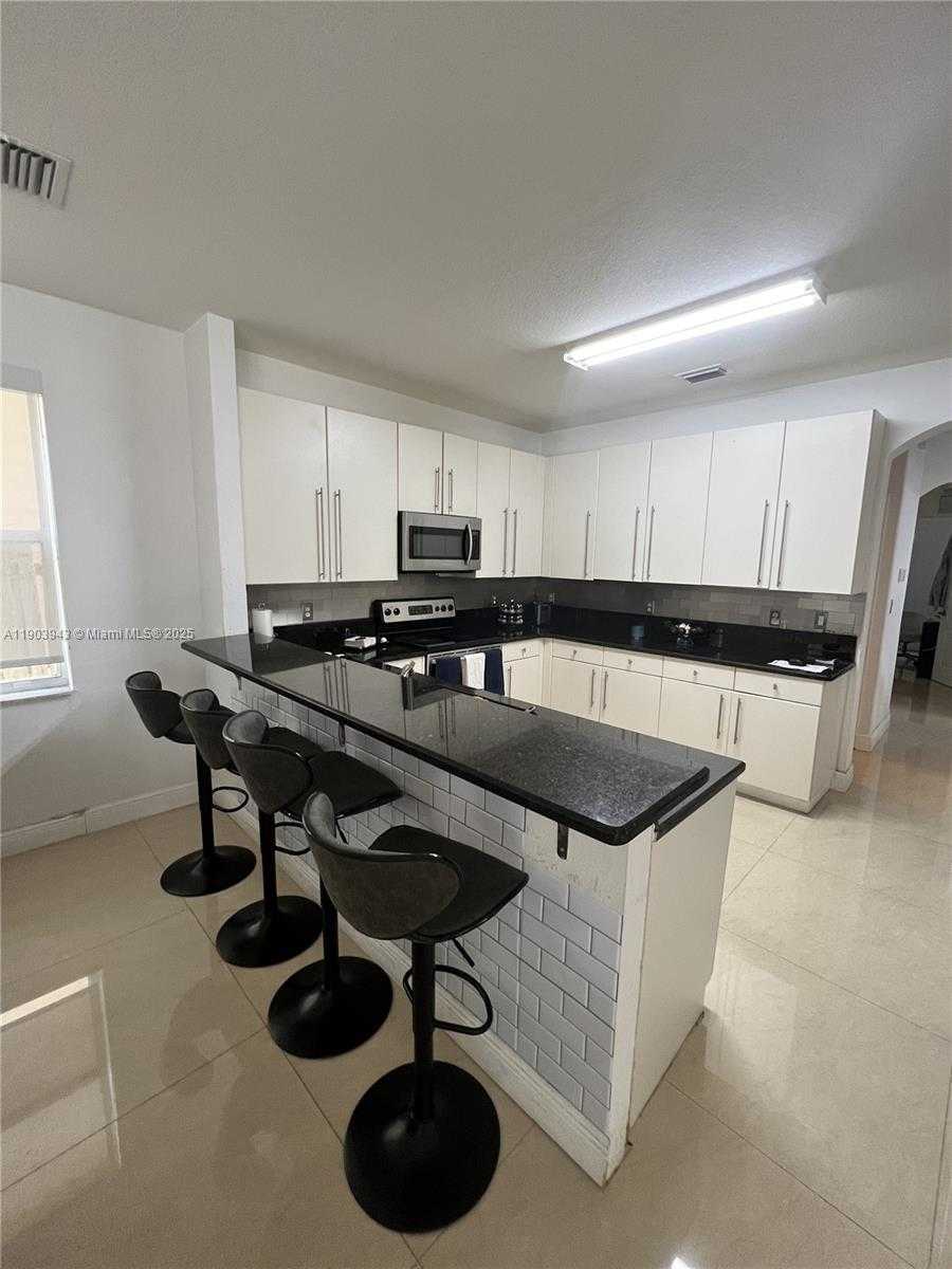 Small Image of 11161 NORTH WEST 77TH TER, Doral Number 7