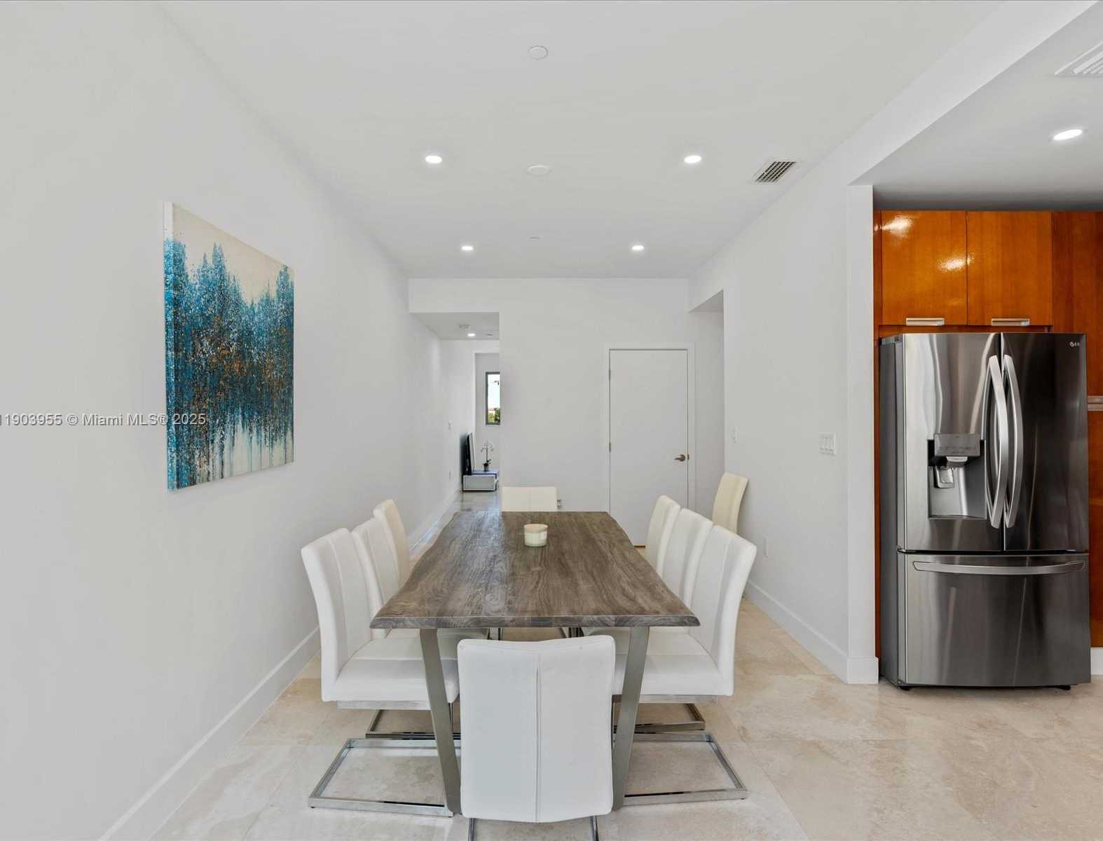 Small Image of 155 Shore Dr S, Miami, FL 33133, USA Number 12