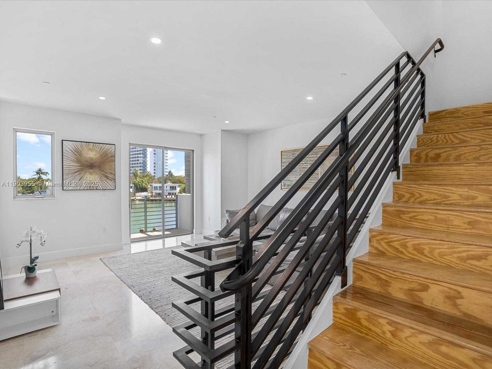 Small Image of 155 Shore Dr S, Miami, FL 33133, USA Number 16