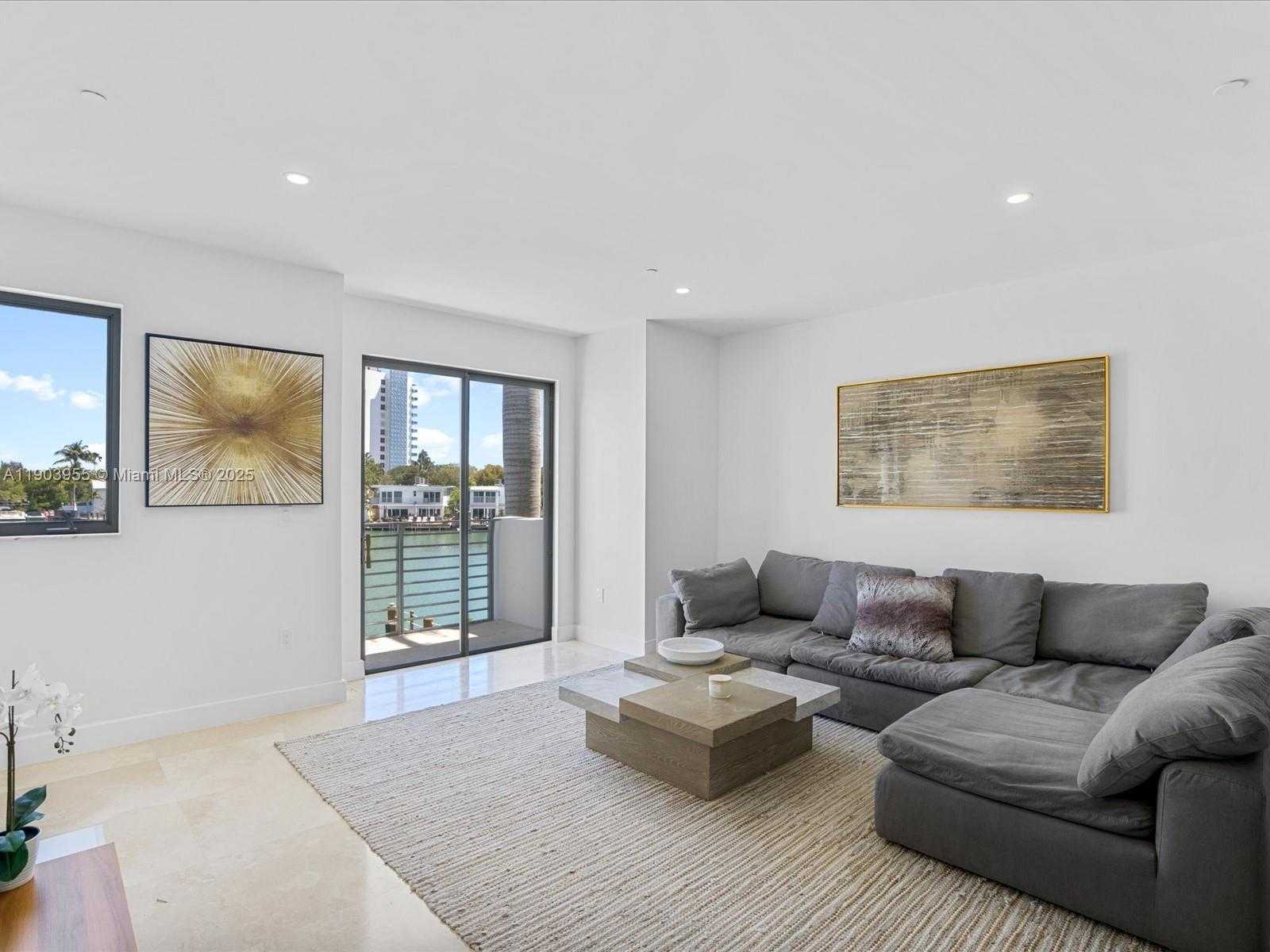 Small Image of 155 Shore Dr S, Miami, FL 33133, USA Number 17