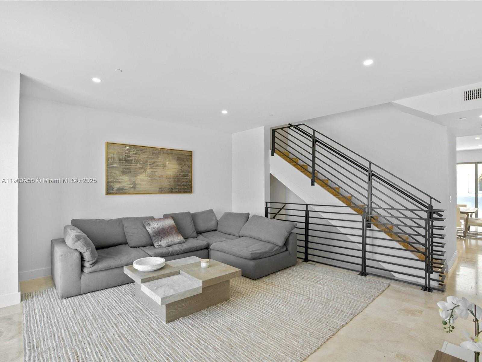 Small Image of 155 Shore Dr S, Miami, FL 33133, USA Number 18