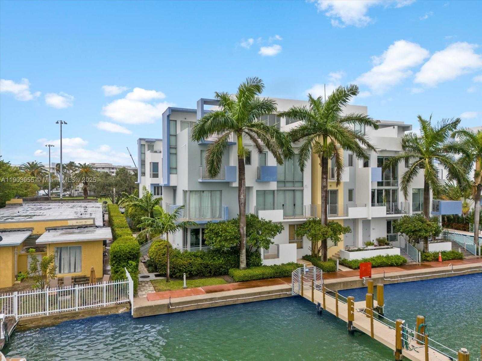 Small Image of 155 Shore Dr S, Miami, FL 33133, USA Number 2