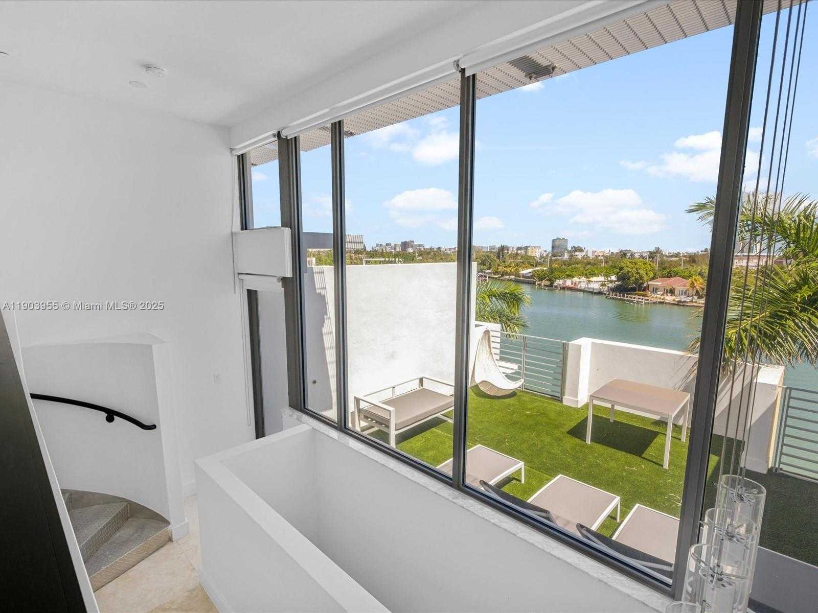 Small Image of 155 Shore Dr S, Miami, FL 33133, USA Number 33