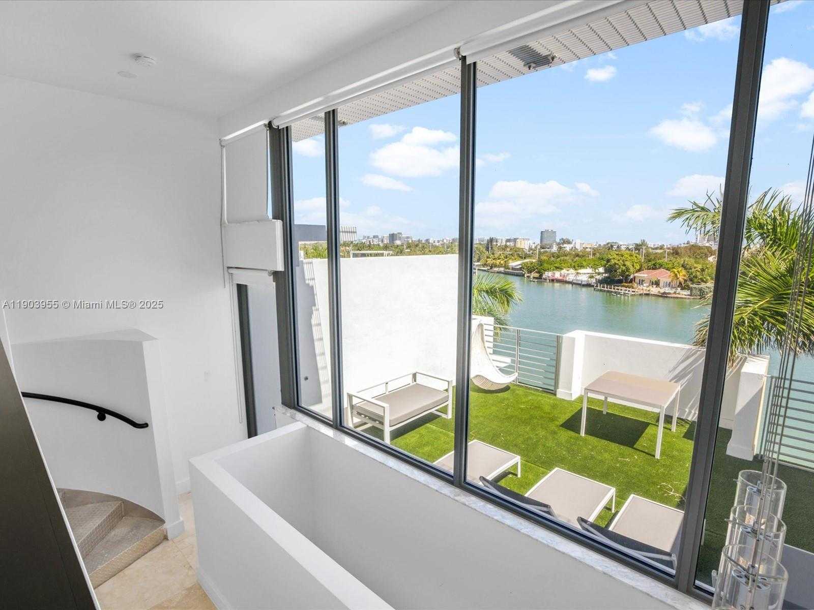 Small Image of 155 Shore Dr S, Miami, FL 33133, USA Number 37