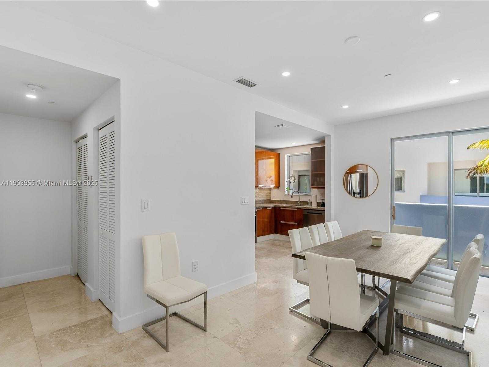 Small Image of 155 Shore Dr S, Miami, FL 33133, USA Number 9