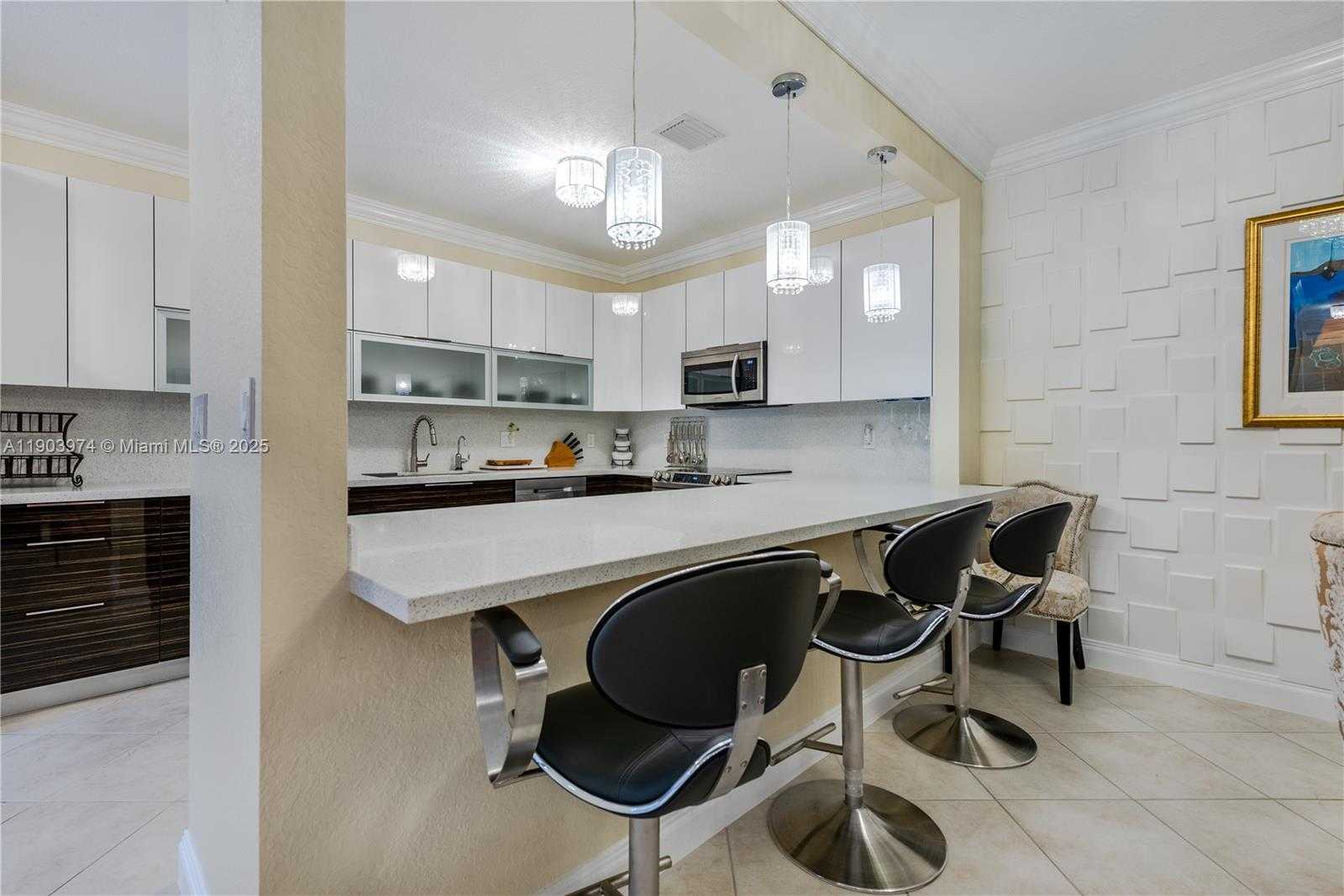 Small Image of 1275 YELLOWHEART WAY #1275, Hollywood Number 14