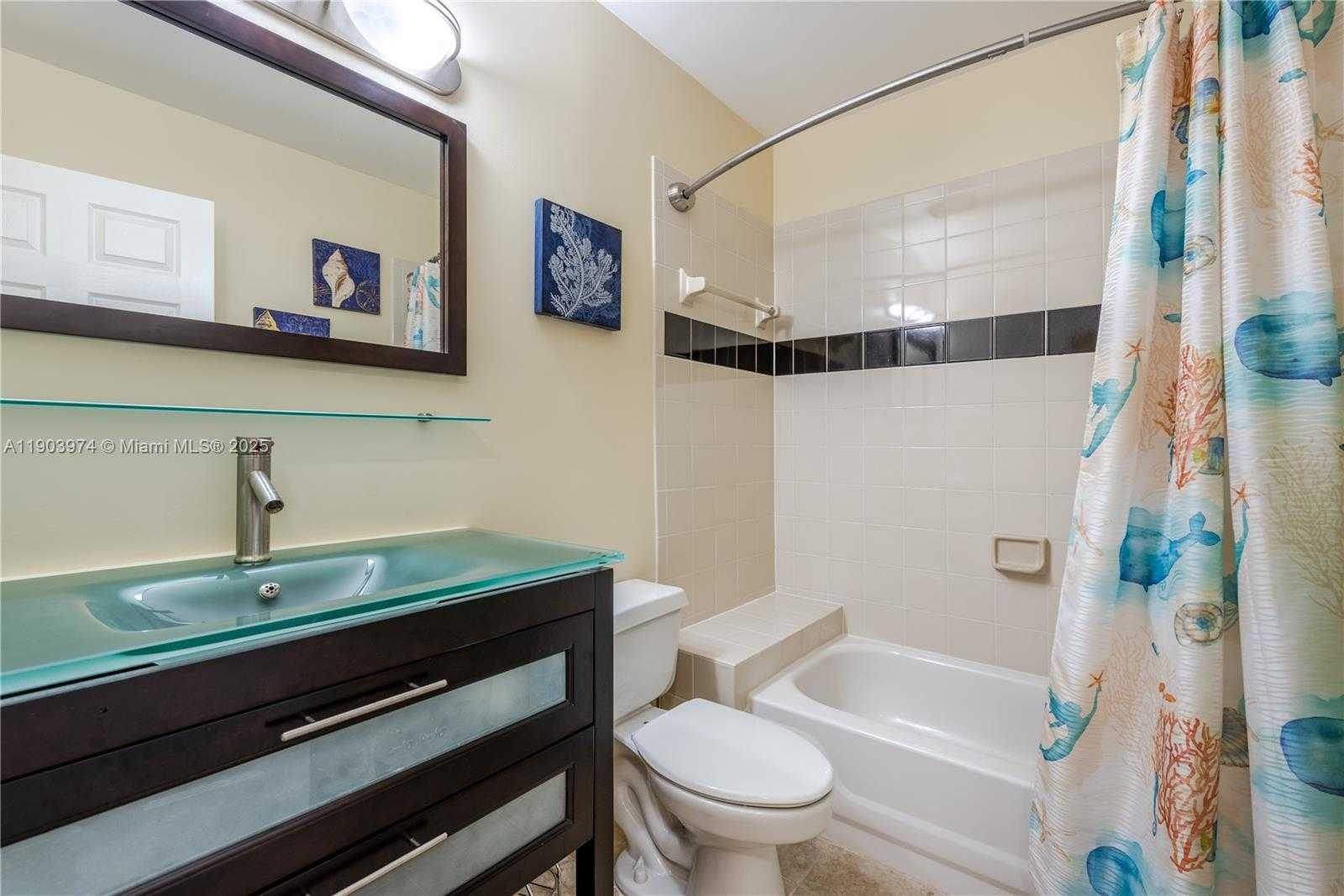 Small Image of 1275 YELLOWHEART WAY #1275, Hollywood Number 34