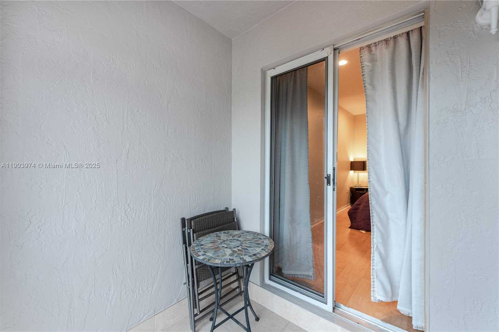 Small Image of 1275 YELLOWHEART WAY #1275, Hollywood Number 37