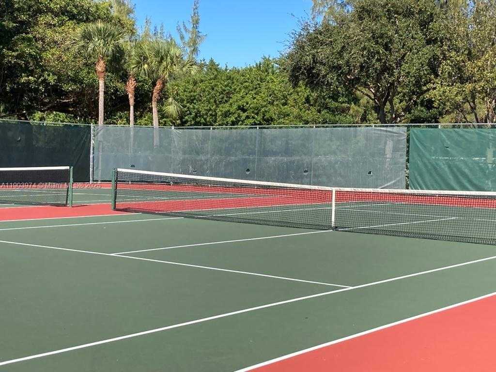 Small Image of 1275 YELLOWHEART WAY #1275, Hollywood Number 43