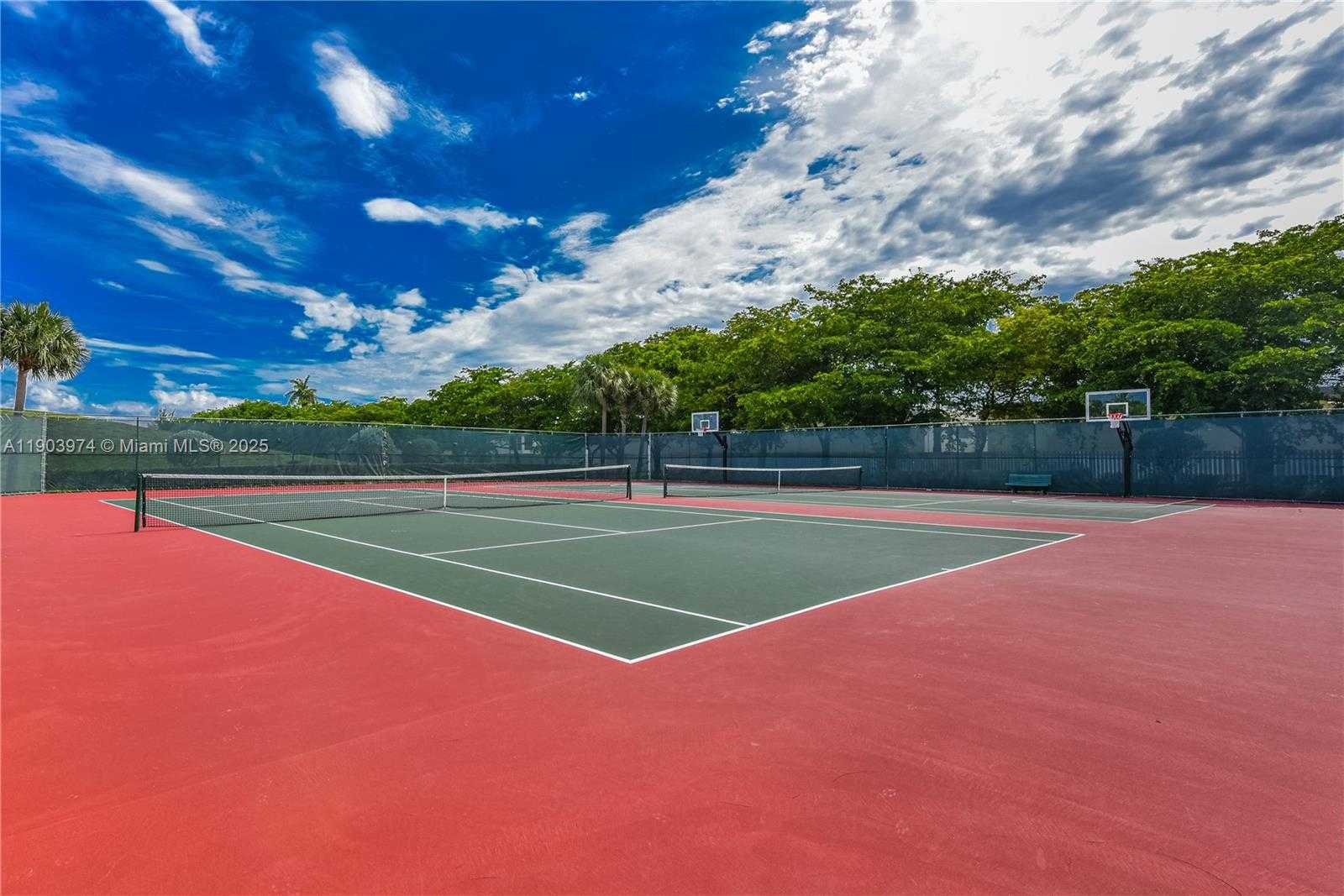 Small Image of 1275 YELLOWHEART WAY #1275, Hollywood Number 44