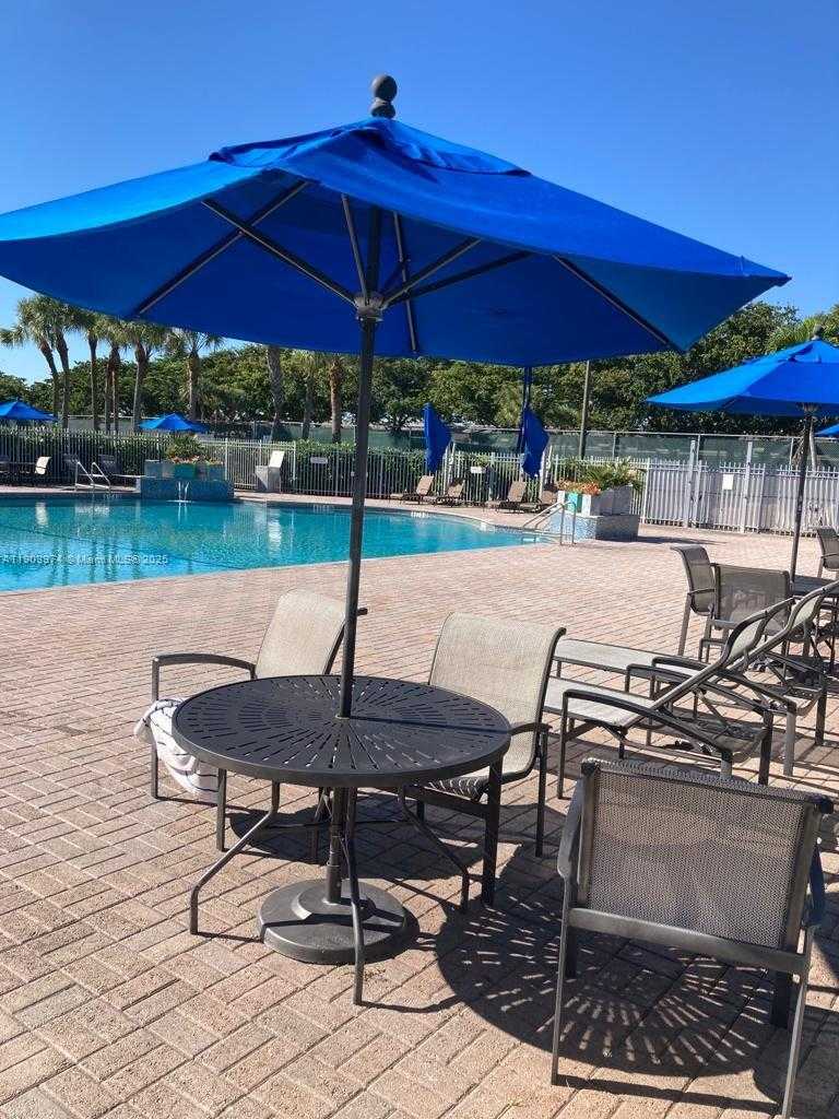 Small Image of 1275 YELLOWHEART WAY #1275, Hollywood Number 47