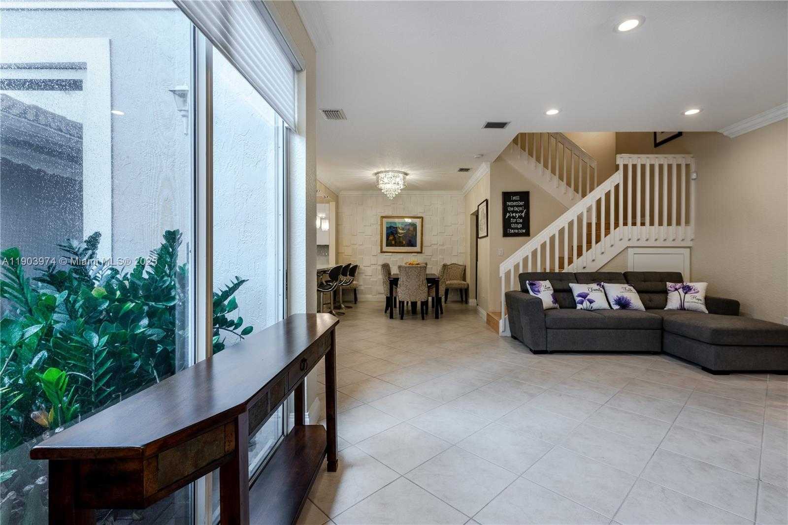 Small Image of 1275 YELLOWHEART WAY #1275, Hollywood Number 9