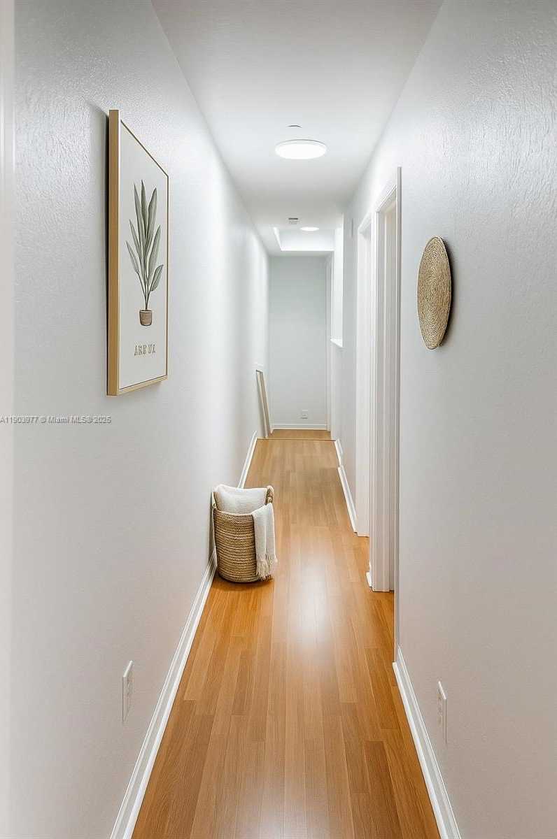 Small Image of 3817 TREE TOP DR #3817, Weston Number 11