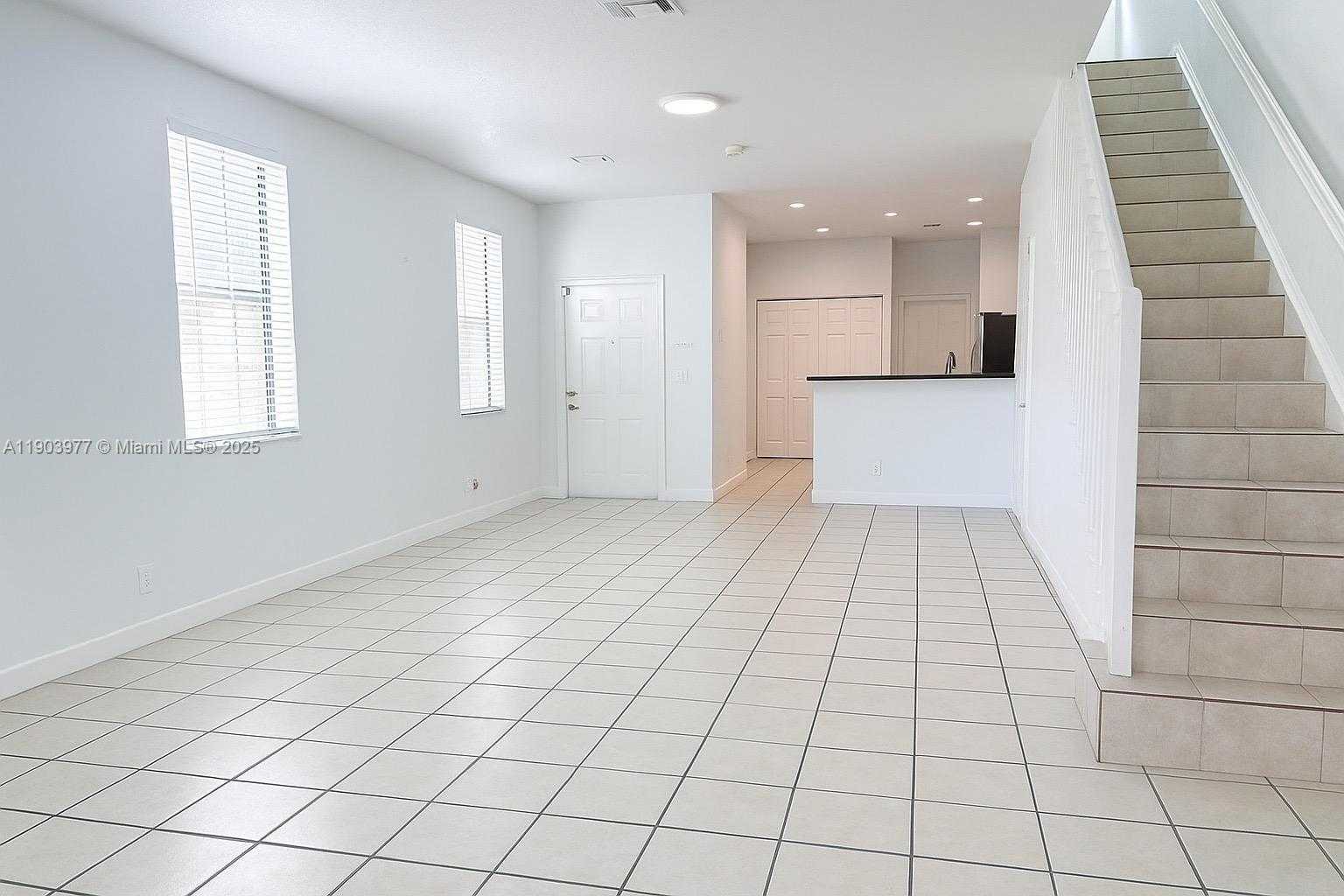 Small Image of 3817 TREE TOP DR #3817, Weston Number 6