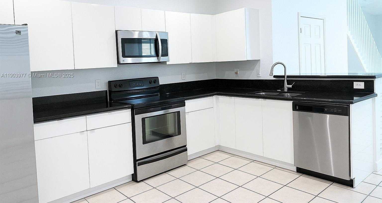 Small Image of 3817 TREE TOP DR #3817, Weston Number 8