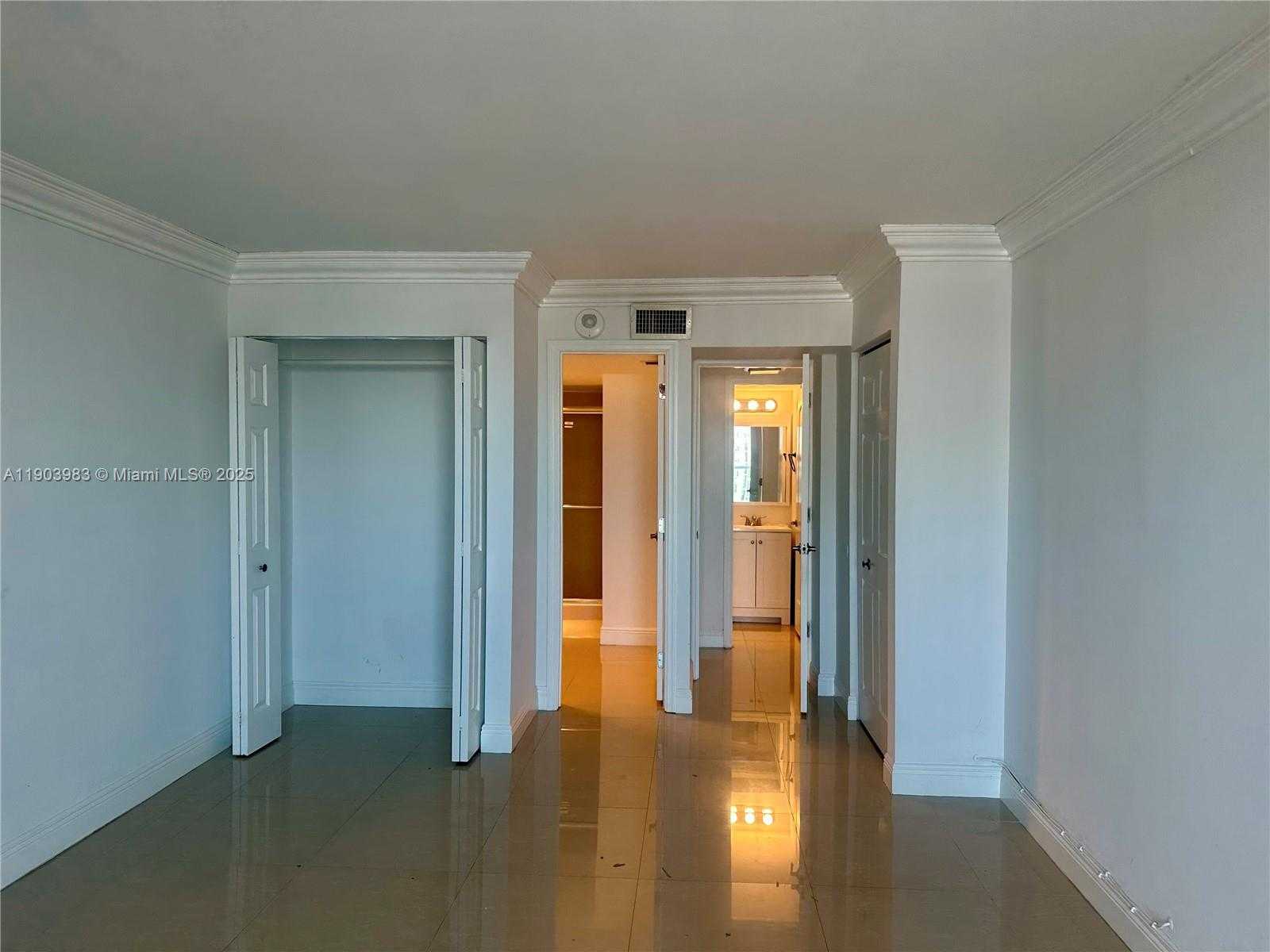 Small Image of 100 BAYVIEW DR #1230, Sunny Isles Beach Number 15