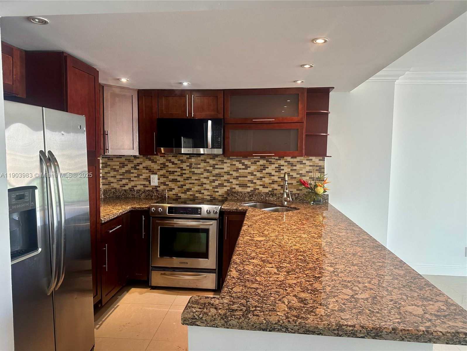 Small Image of 100 BAYVIEW DR #1230, Sunny Isles Beach Number 5