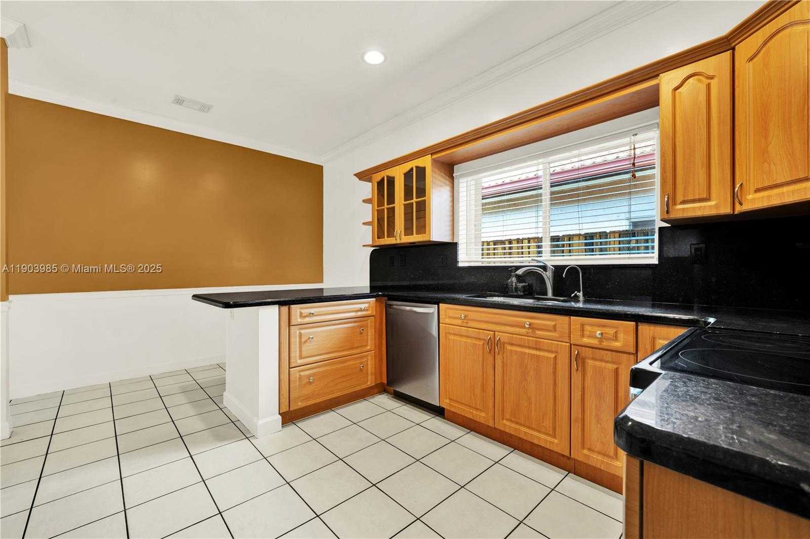Small Image of 13774 SOUTH WEST 124TH AVE RD #13774, Miami Number 14
