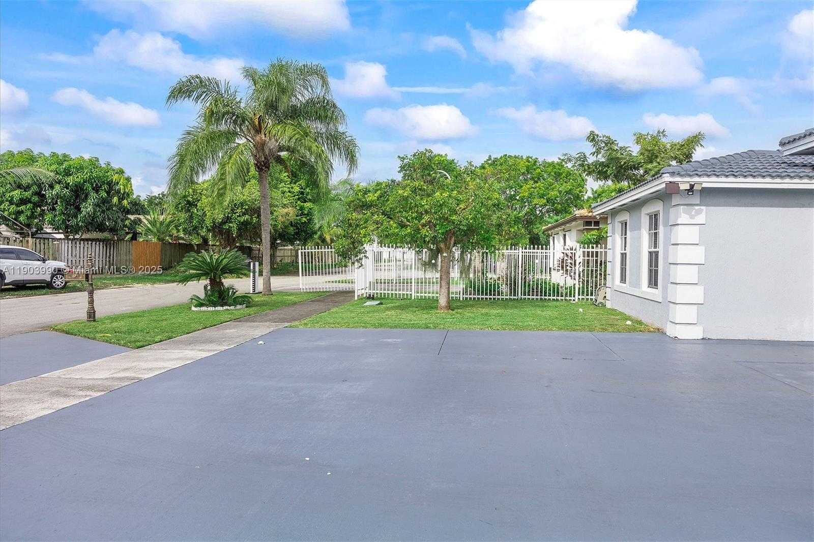 Small Image of 13269 SOUTH WEST 278TH ST #13269, Homestead Number 27