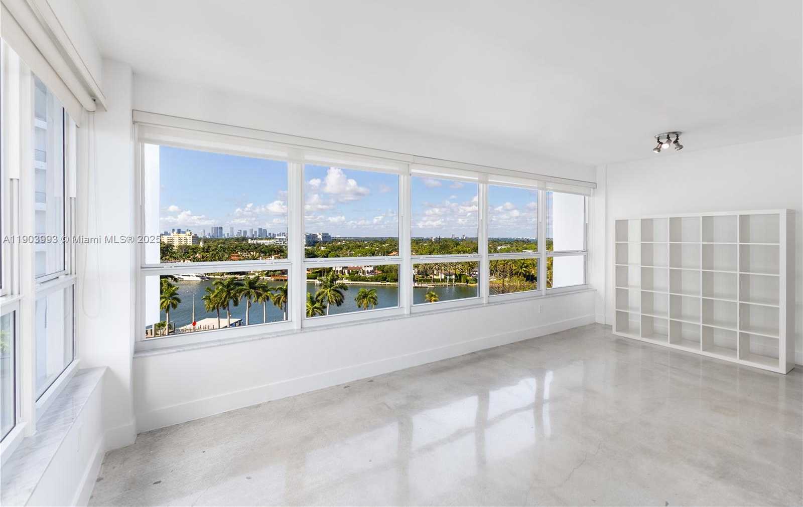 Small Image of 4925 COLLINS AVE #8F, Miami Beach Number 1