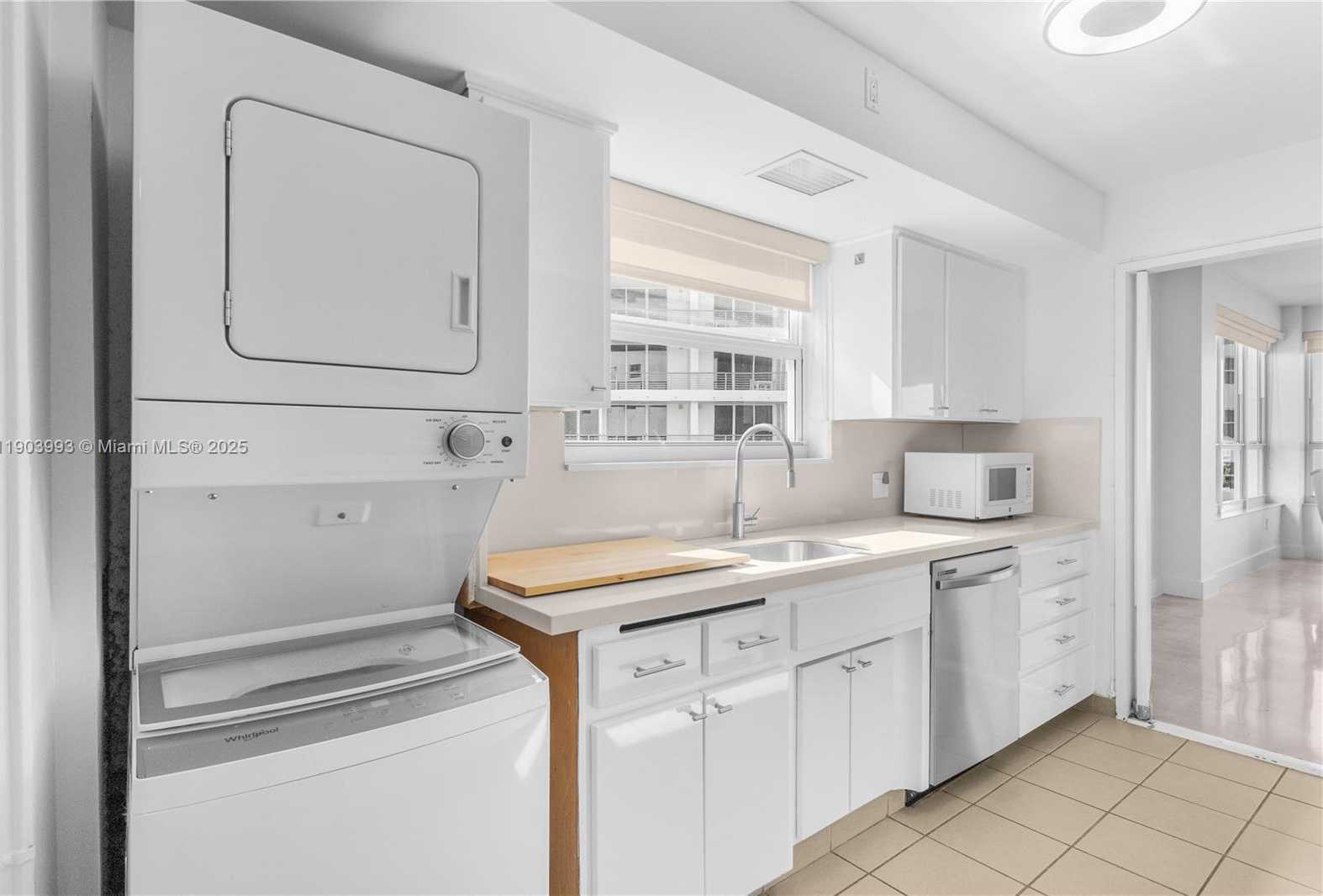 Small Image of 4925 COLLINS AVE #8F, Miami Beach Number 12