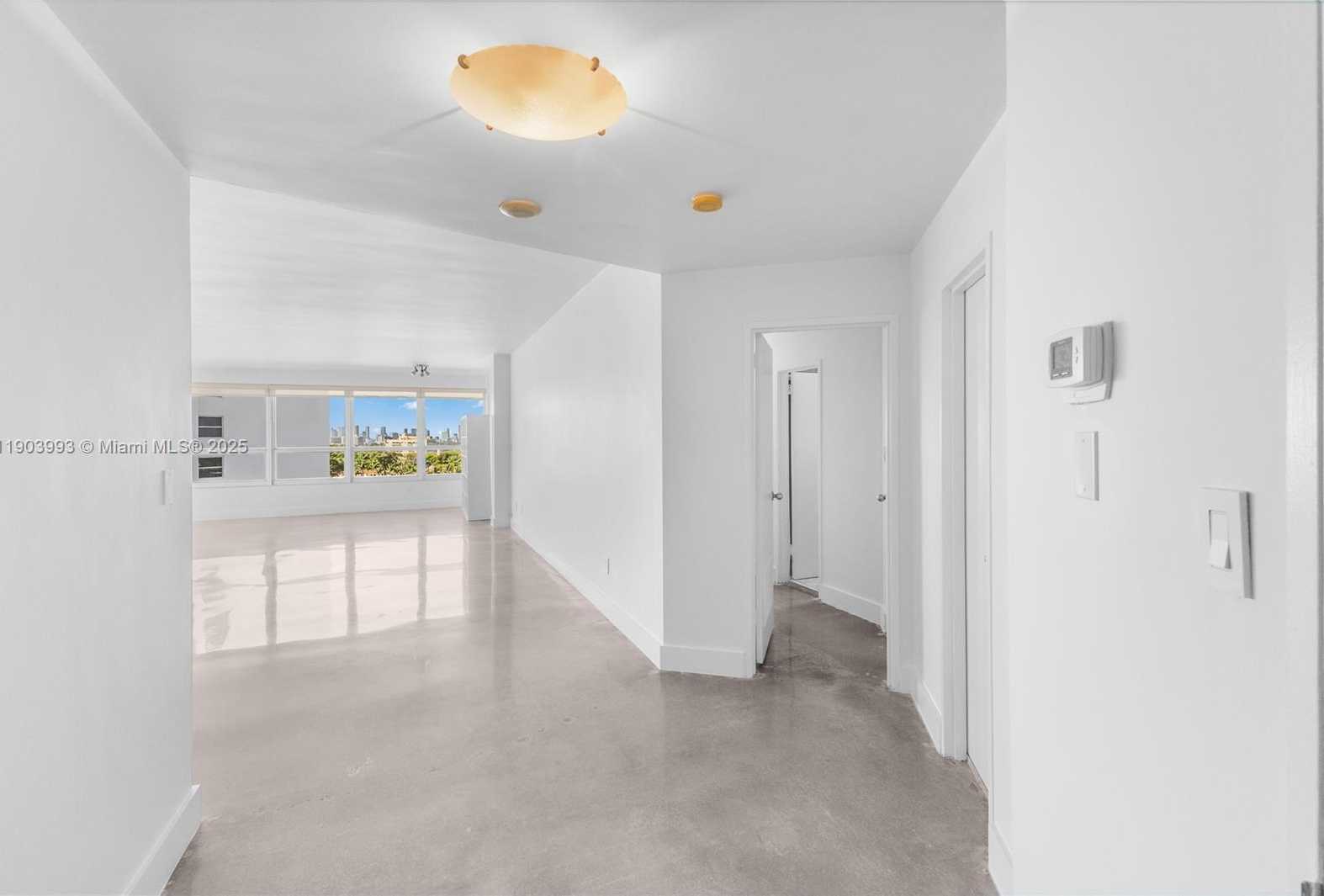 Small Image of 4925 COLLINS AVE #8F, Miami Beach Number 2