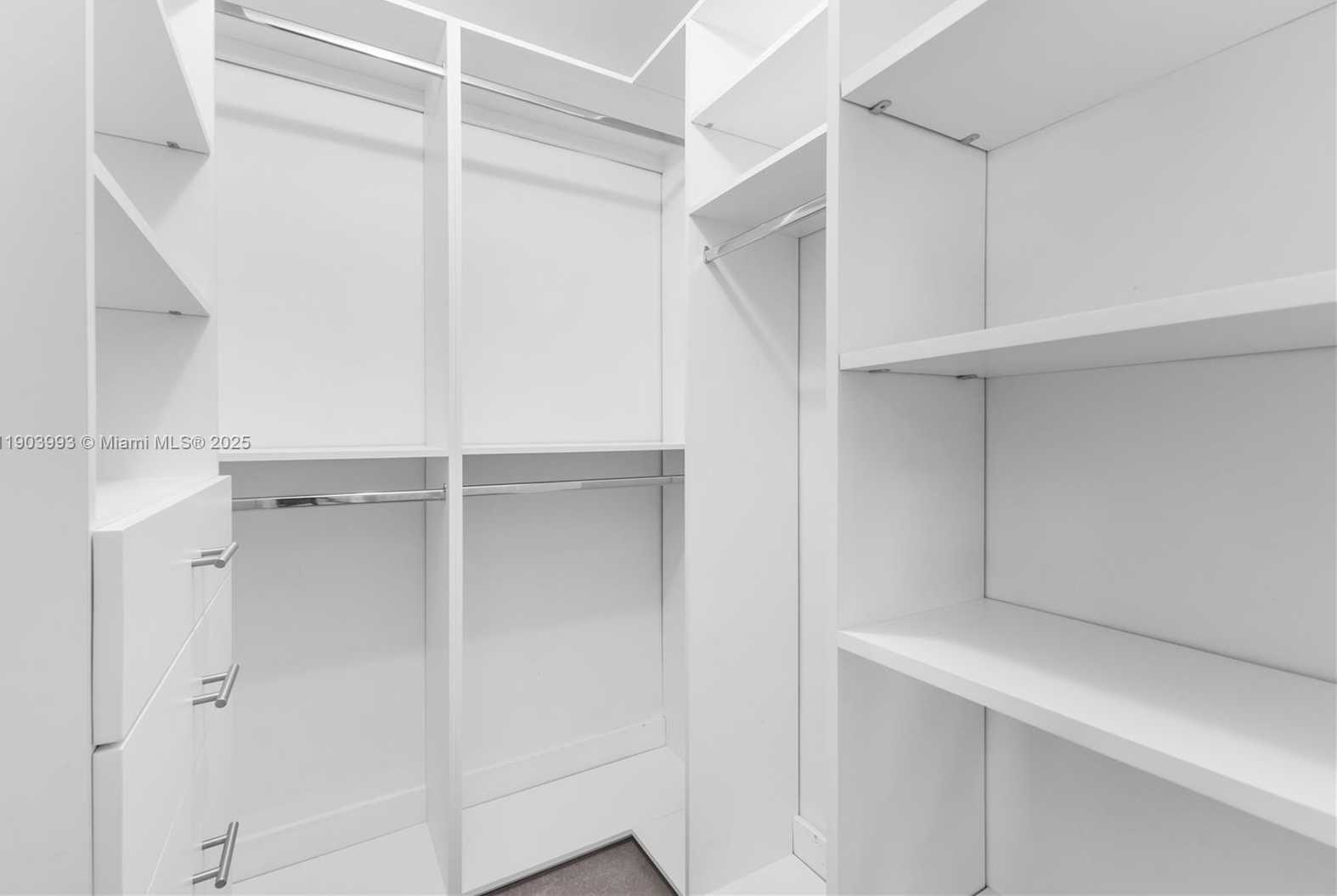 Small Image of 4925 COLLINS AVE #8F, Miami Beach Number 23