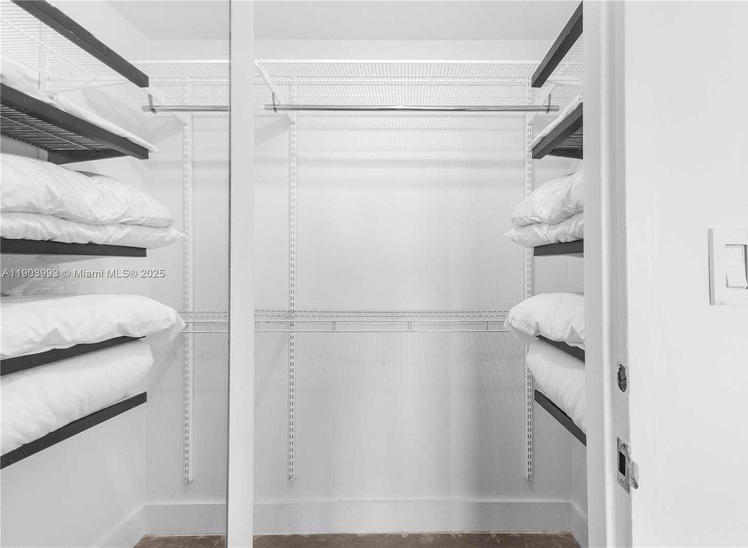 Small Image of 4925 COLLINS AVE #8F, Miami Beach Number 24