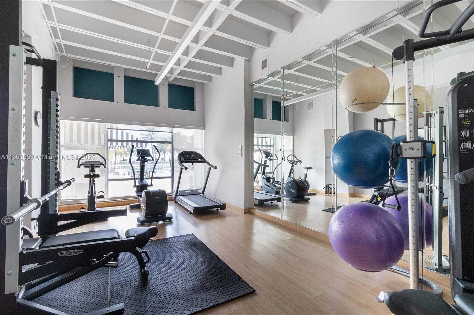 Small Image of 4925 COLLINS AVE #8F, Miami Beach Number 29