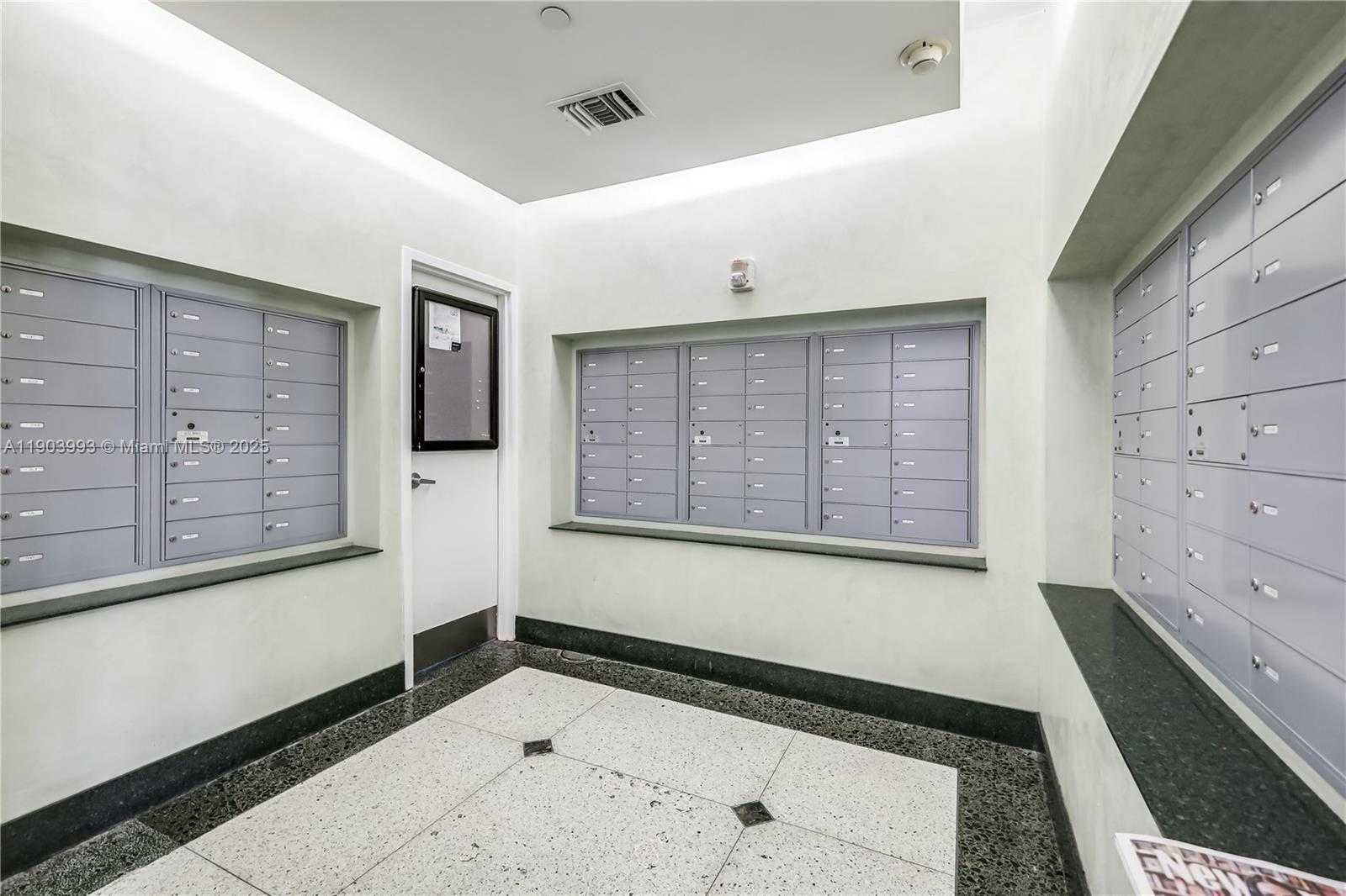 Small Image of 4925 COLLINS AVE #8F, Miami Beach Number 47