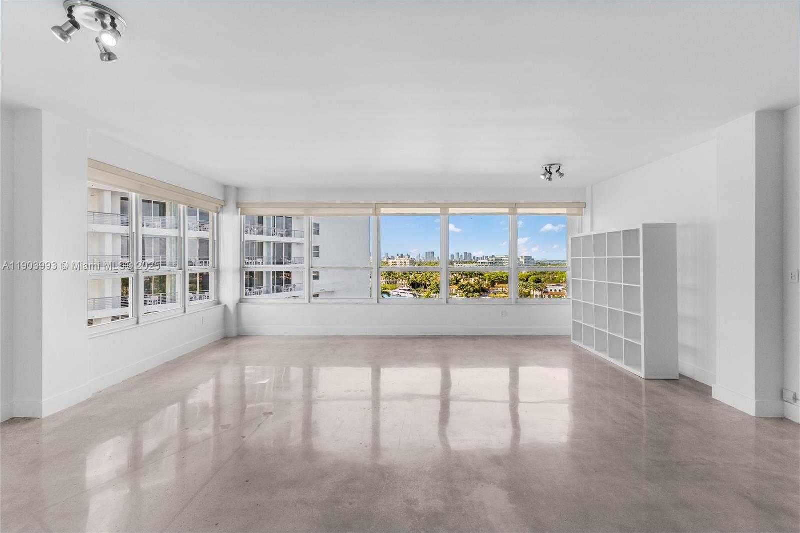 Small Image of 4925 COLLINS AVE #8F, Miami Beach Number 5