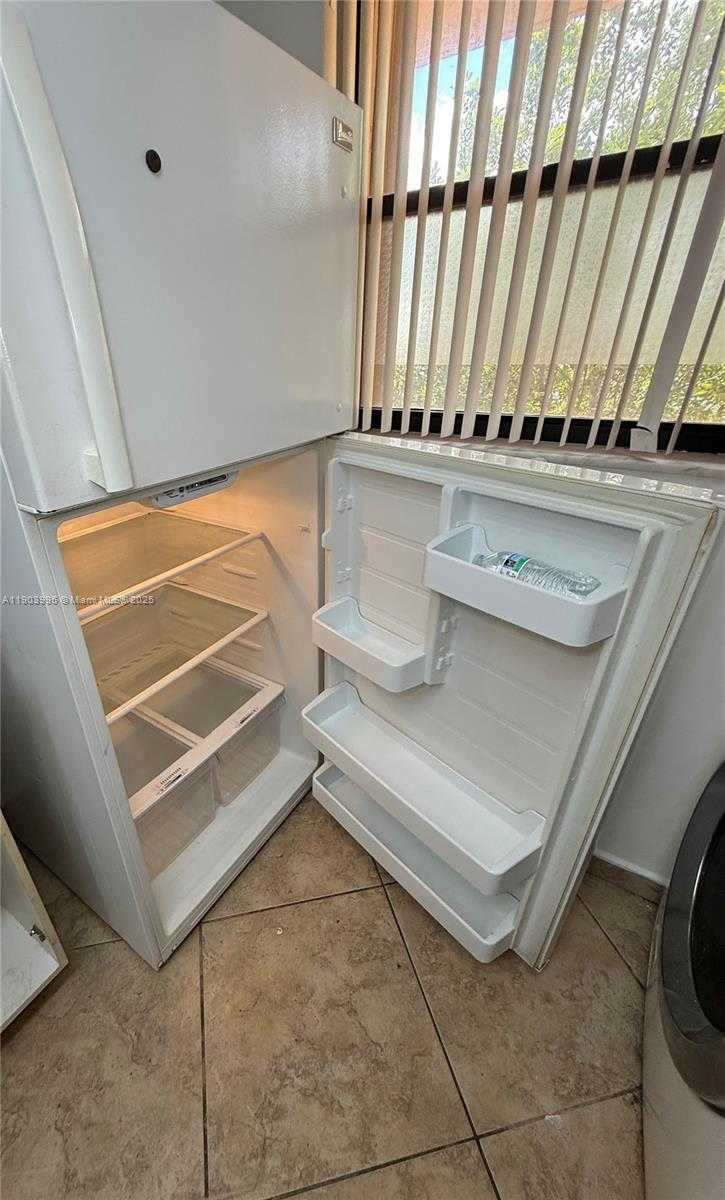 Small Image of 10253 NORTH WEST 9TH ST CIR #406-6, Miami Number 14