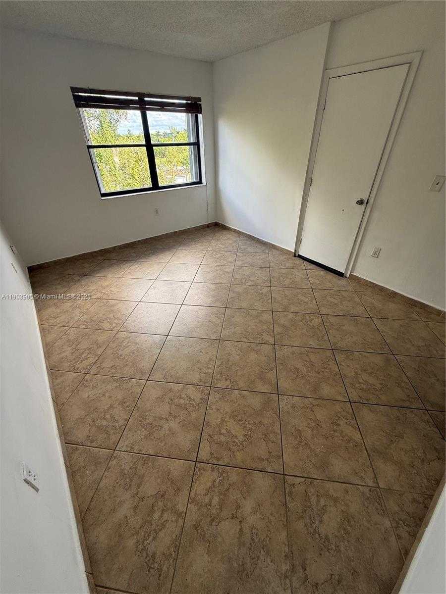 Small Image of 10253 NORTH WEST 9TH ST CIR #406-6, Miami Number 19