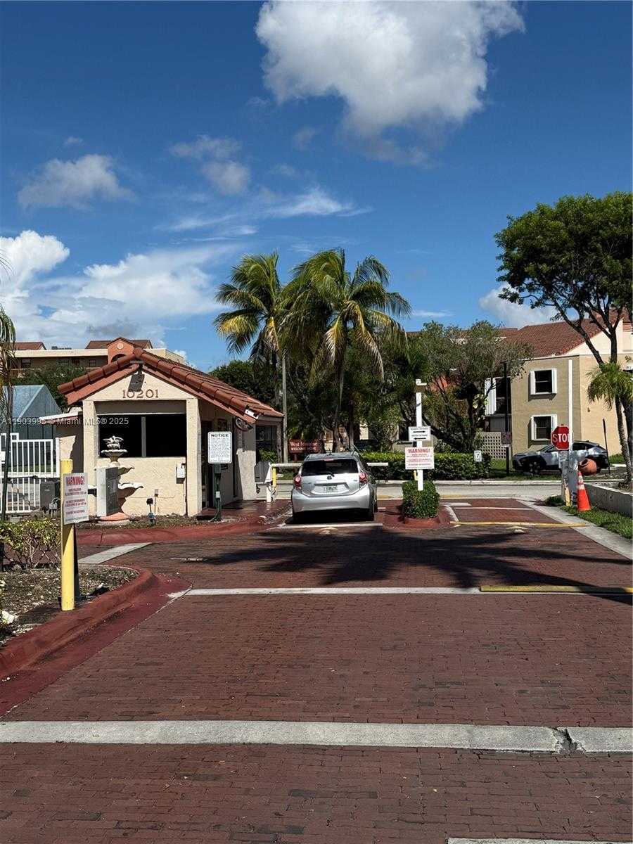 Small Image of 10253 NORTH WEST 9TH ST CIR #406-6, Miami Number 2