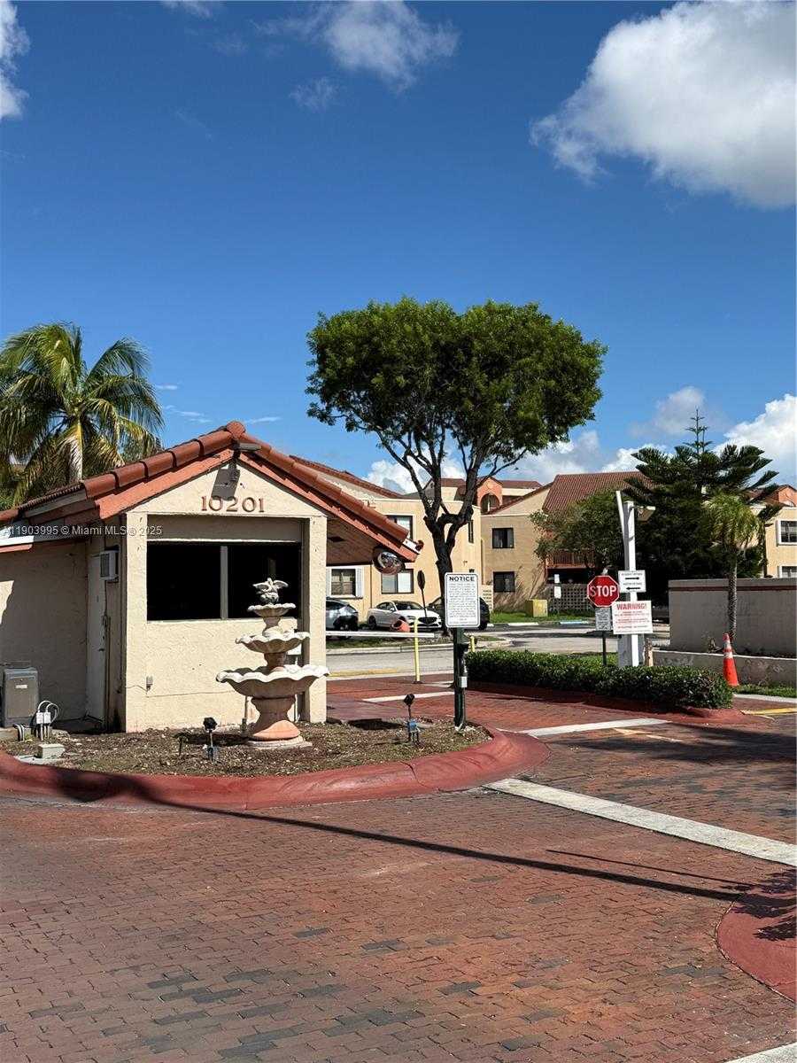 Small Image of 10253 NORTH WEST 9TH ST CIR #406-6, Miami Number 3