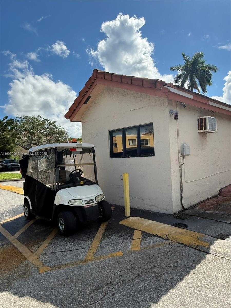 Small Image of 10253 NORTH WEST 9TH ST CIR #406-6, Miami Number 4