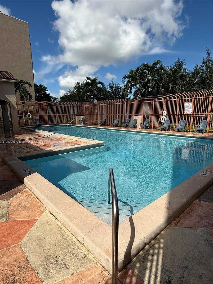Small Image of 10253 NORTH WEST 9TH ST CIR #406-6, Miami Number 5