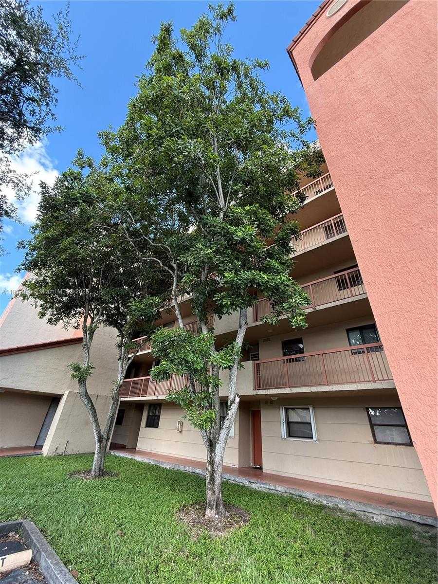 Small Image of 10253 NORTH WEST 9TH ST CIR #406-6, Miami Number 7