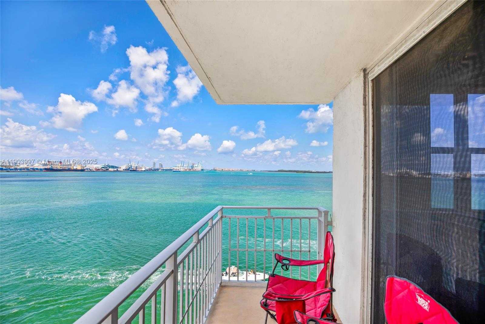 Small Image of 770 CLAUGHTON ISLAND DR #915, Miami Number 10