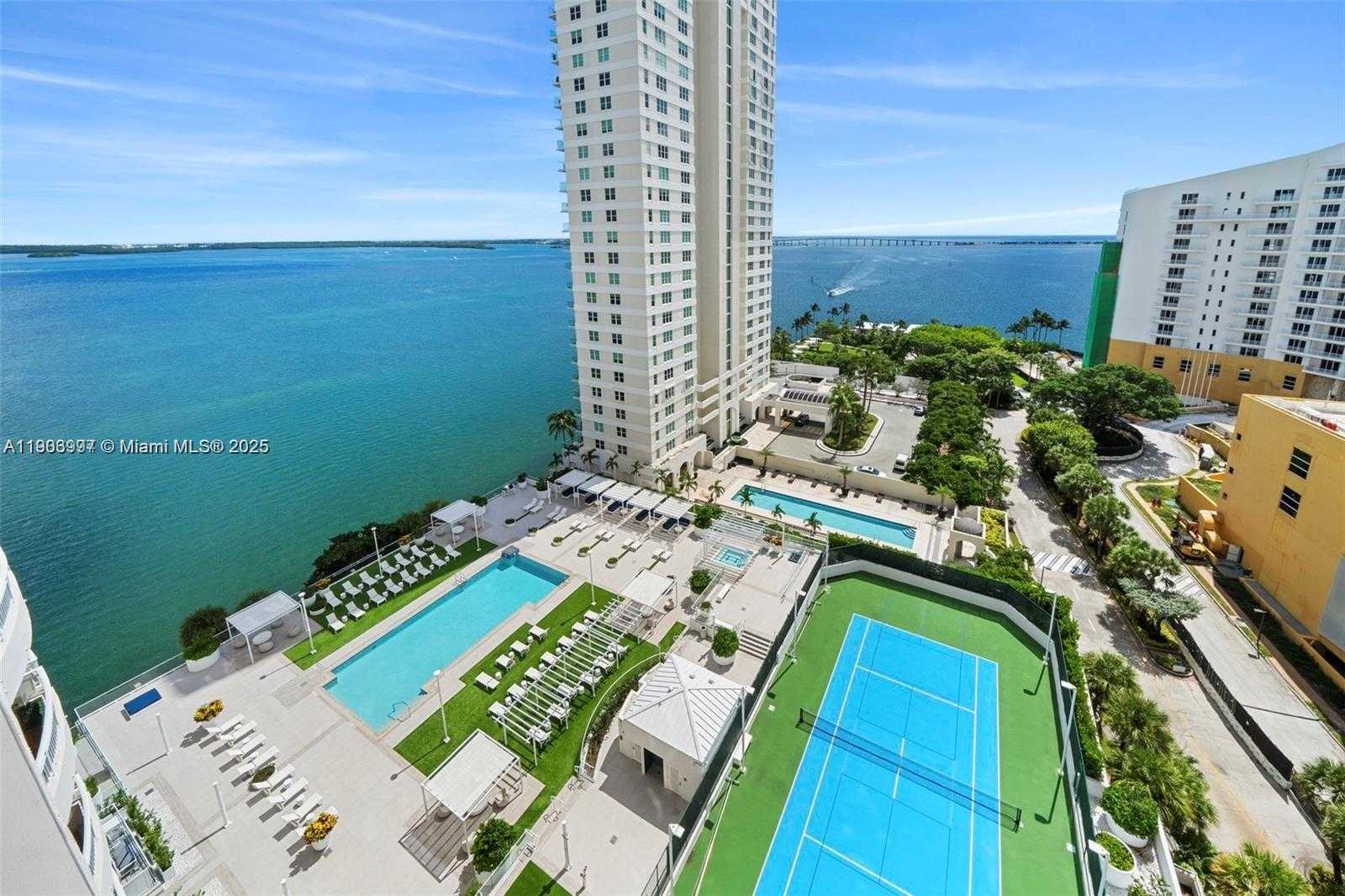 Small Image of 770 CLAUGHTON ISLAND DR #915, Miami Number 3