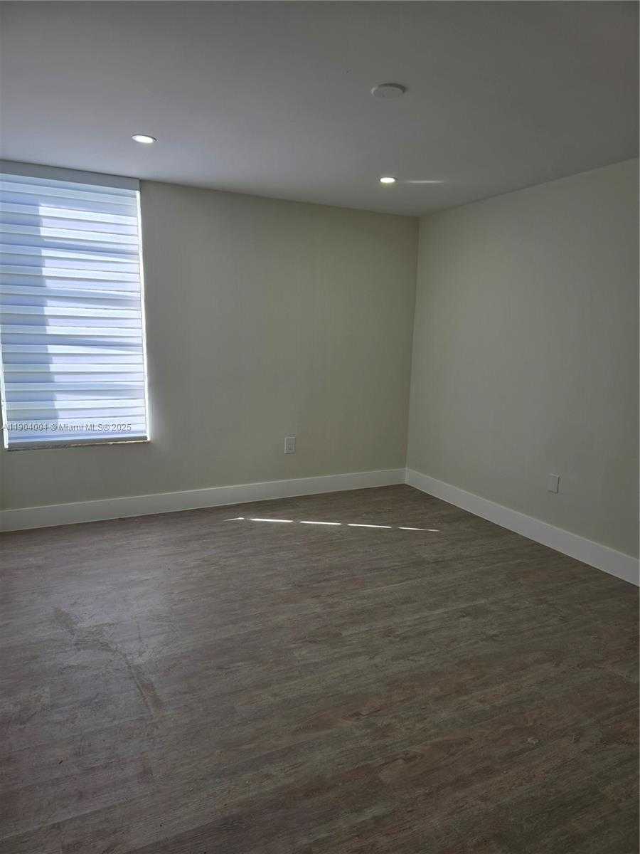 Small Image of 8870 FONTAINEBLEAU BLVD #103, Miami Number 15