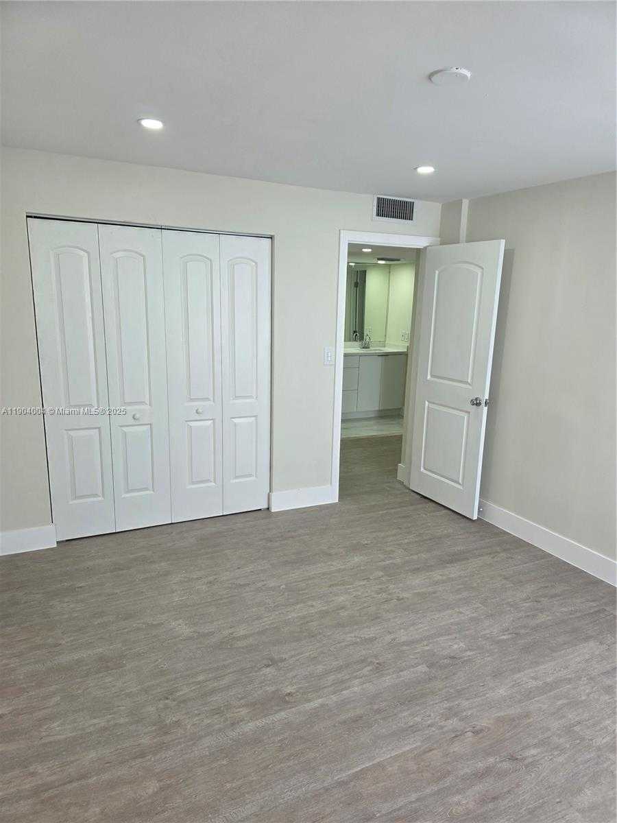 Small Image of 8870 FONTAINEBLEAU BLVD #103, Miami Number 16