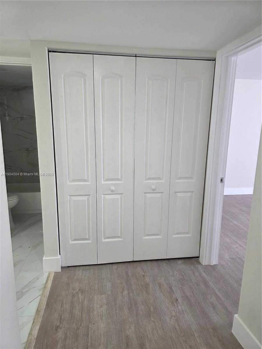 Small Image of 8870 FONTAINEBLEAU BLVD #103, Miami Number 17