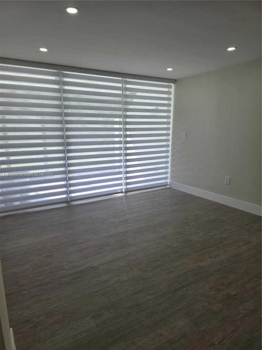 Small Image of 8870 FONTAINEBLEAU BLVD #103, Miami Number 2