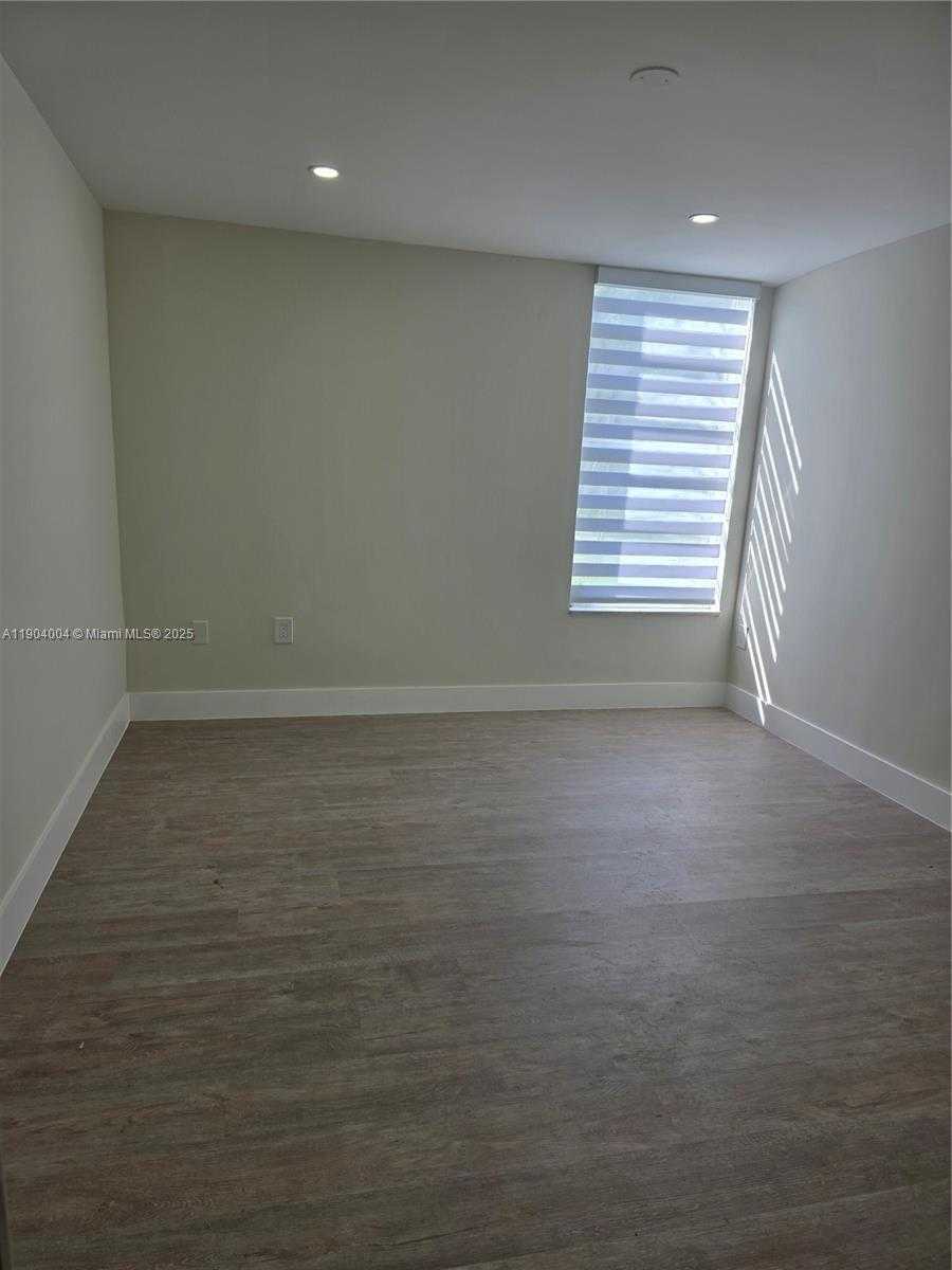 Small Image of 8870 FONTAINEBLEAU BLVD #103, Miami Number 23