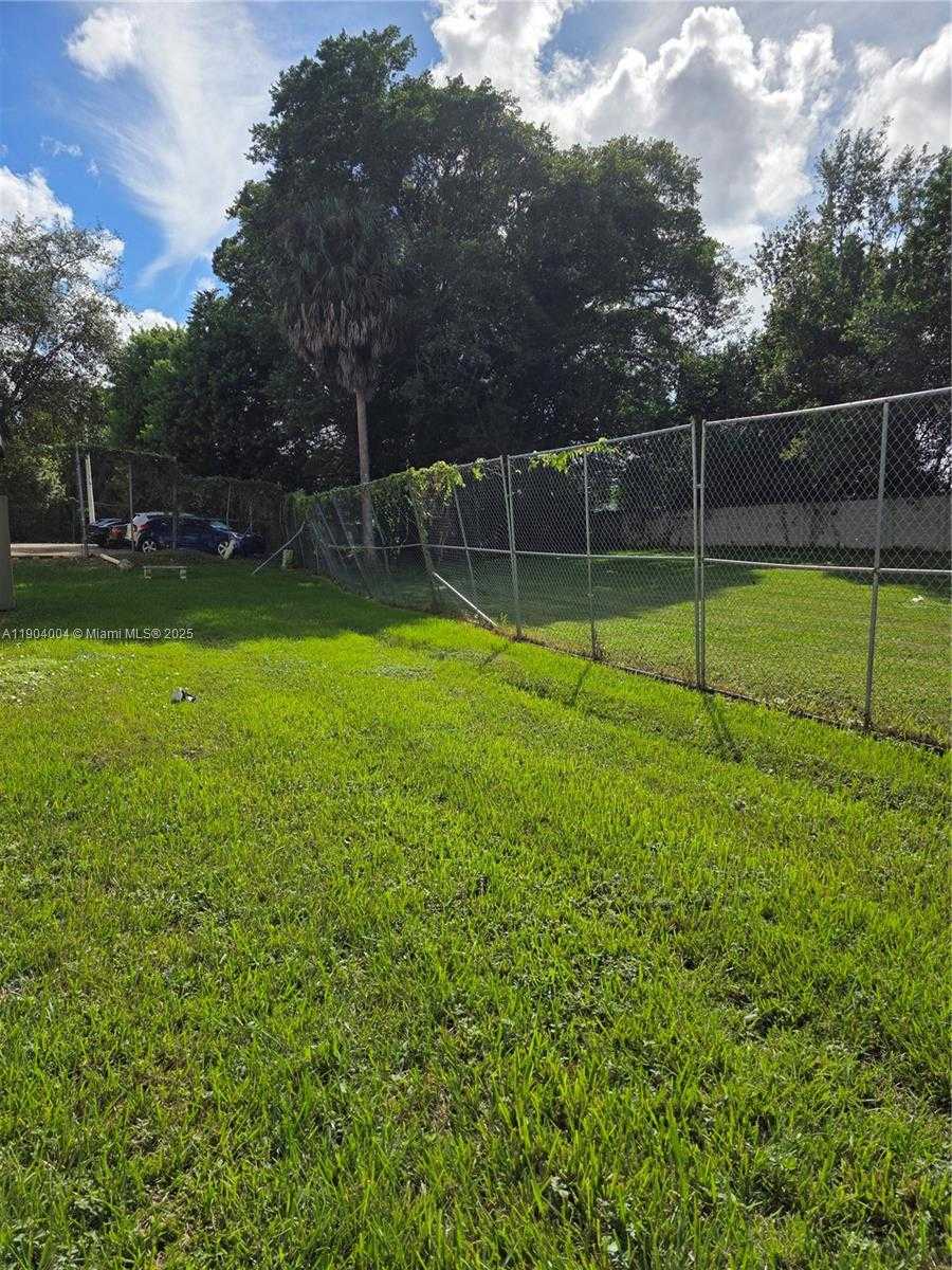 Small Image of 8870 FONTAINEBLEAU BLVD #103, Miami Number 34